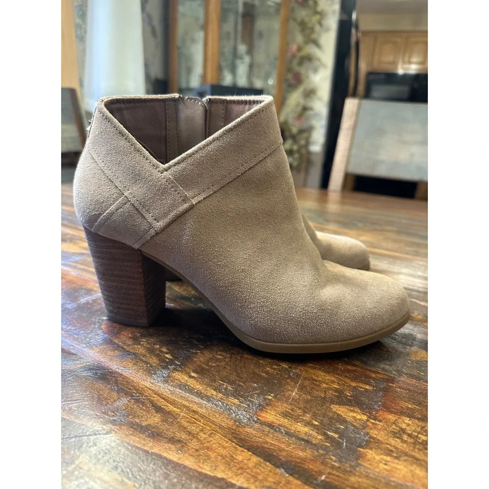 Koolaburra by UGG Shazi‎ Taupe Suede Block Heel Ankle Booties Womens 9
